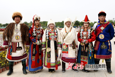 秀出草原“最炫民族风” 蒙古传统服饰评比赛在肃北县举行